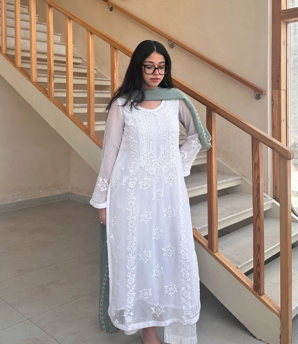 Ghar Nari - White