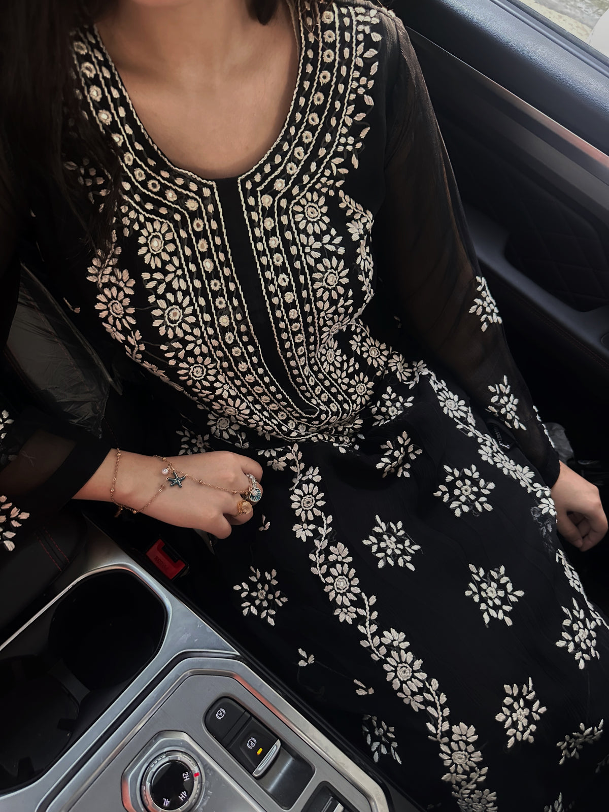 Ghar Nari - Black