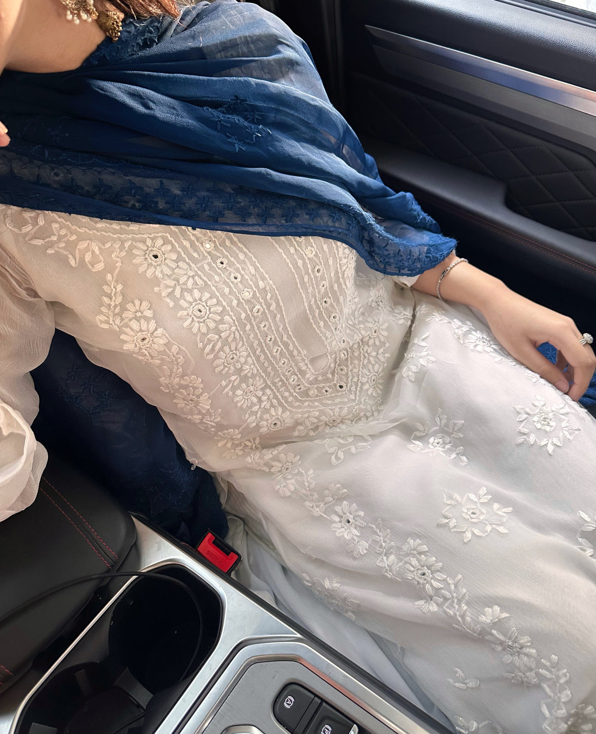 Ghar Nari - White